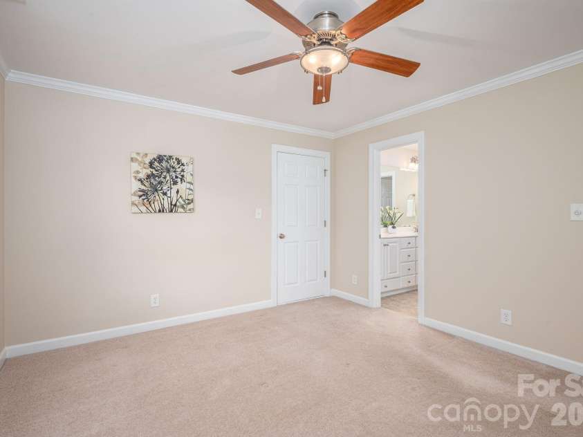 5059 Graystone Estates Drive, Belmont, NC 28012.  MLS# CAR4391332, YatesRealty ID 41358. 