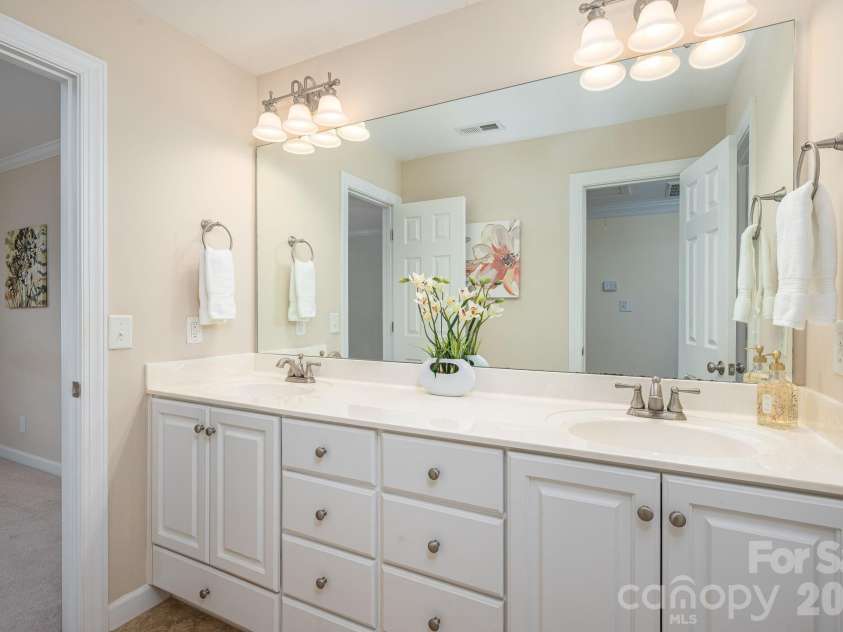 5059 Graystone Estates Drive, Belmont, NC 28012.  MLS# CAR4391332, YatesRealty ID 41358. 