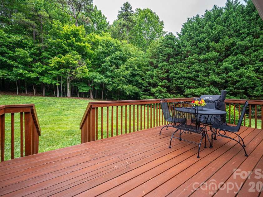 5059 Graystone Estates Drive, Belmont, NC 28012.  MLS# CAR4391332, YatesRealty ID 41358. 