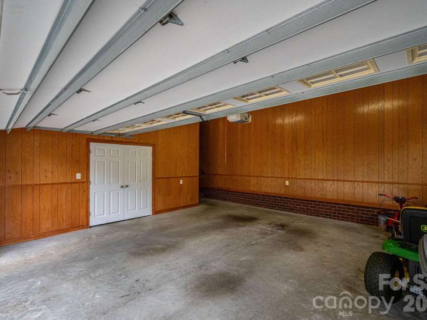 5059 Graystone Estates Drive, Belmont, NC 28012.  MLS# CAR4391332, YatesRealty ID 41358. 