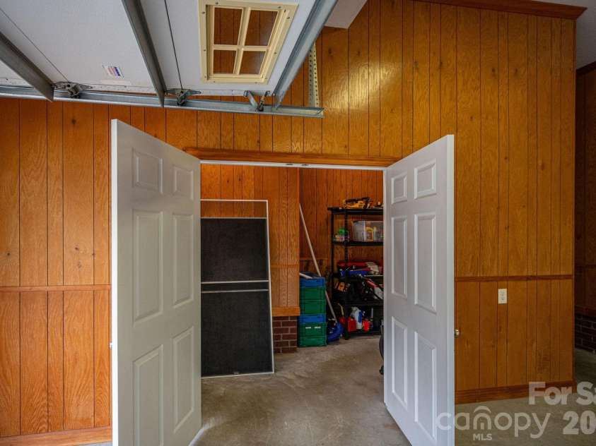 5059 Graystone Estates Drive, Belmont, NC 28012.  MLS# CAR4391332, YatesRealty ID 41358. 
