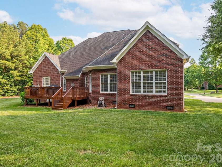 5059 Graystone Estates Drive, Belmont, NC 28012.  MLS# CAR4391332, YatesRealty ID 41358. 
