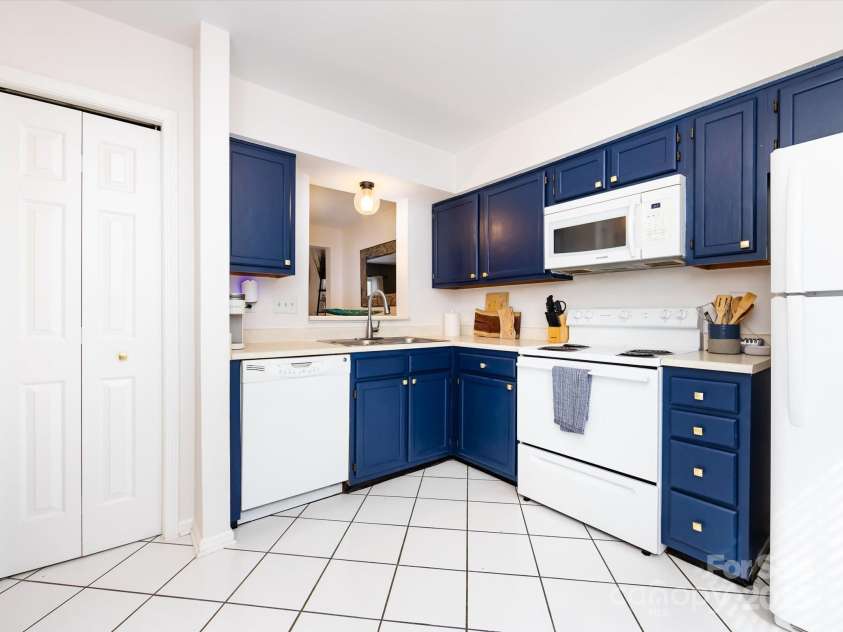 1240 Maple Shade Lane, Charlotte, NC 28270.  MLS# CAR4314260, YatesRealty ID 4136. 