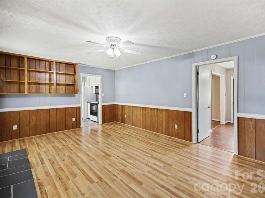 1300 Briarcliff Road, Shelby, NC 28152.  MLS# CAR4375199, YatesRealty ID 41360. Family room/den