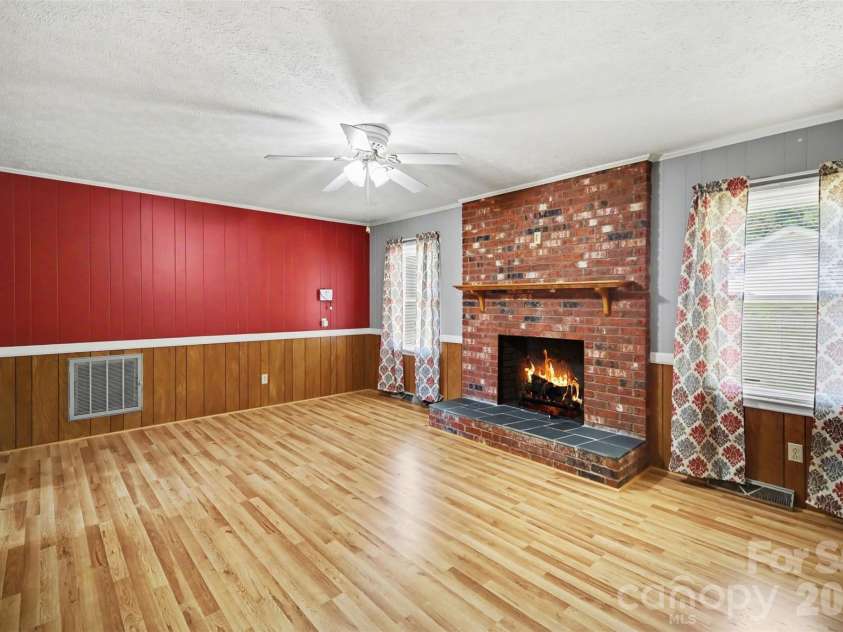 1300 Briarcliff Road, Shelby, NC 28152.  MLS# CAR4375199, YatesRealty ID 41360. Family room/den