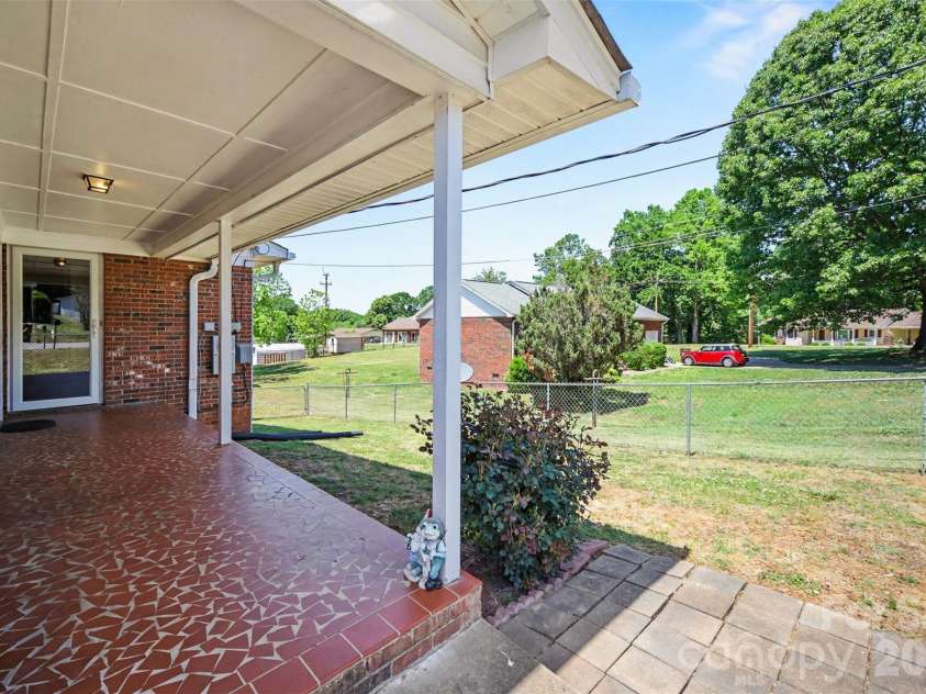 1300 Briarcliff Road, Shelby, NC 28152.  MLS# CAR4375199, YatesRealty ID 41360. Fenced back yard