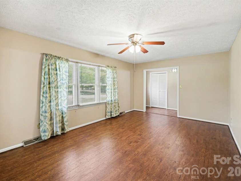 1300 Briarcliff Road, Shelby, NC 28152.  MLS# CAR4375199, YatesRealty ID 41360. Formal/front living room