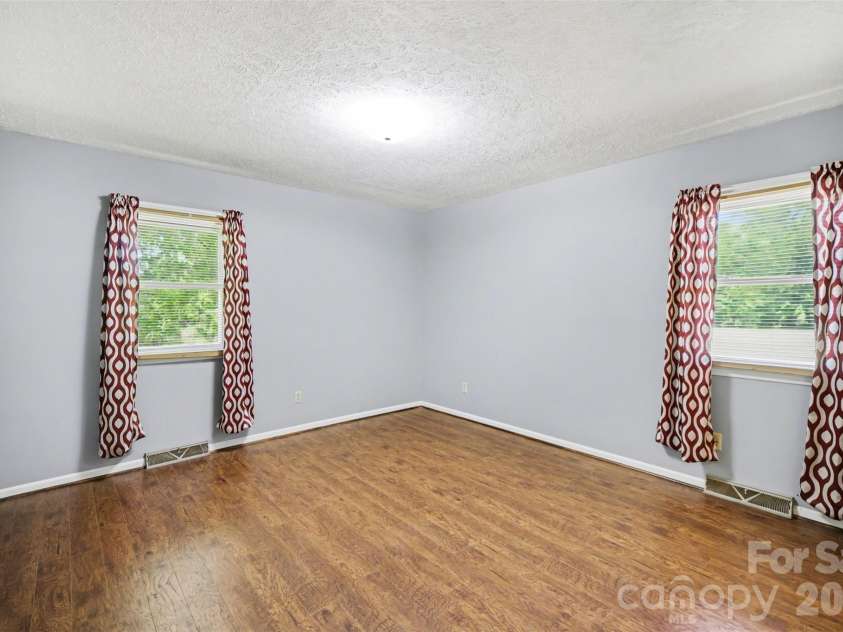 1300 Briarcliff Road, Shelby, NC 28152.  MLS# CAR4375199, YatesRealty ID 41360. Primary bedroom