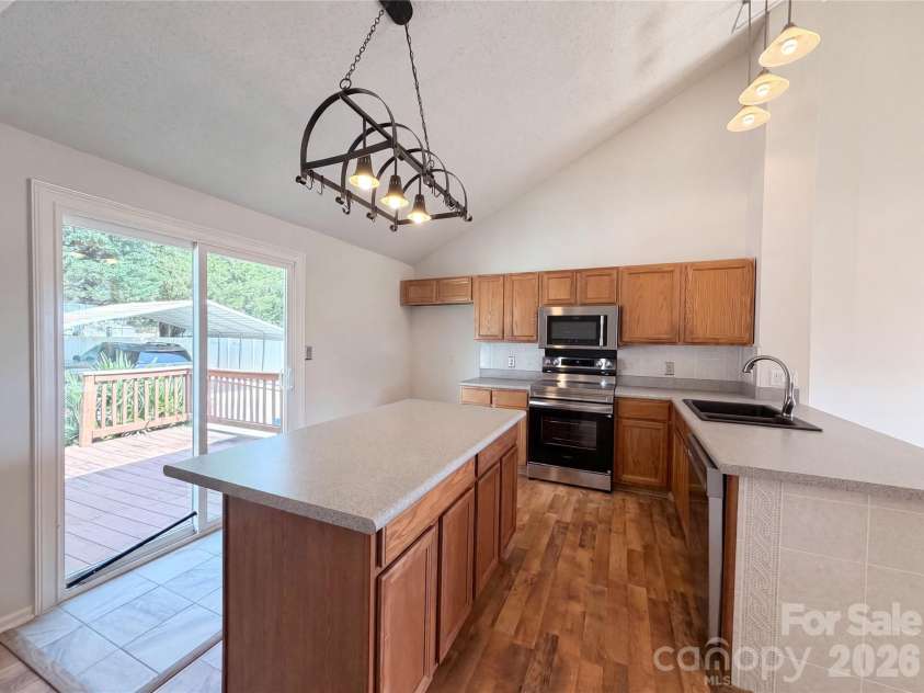 121 Driftwood Drive, Mooresville, NC 28117.  MLS# CAR4410615, YatesRealty ID 41361. 
