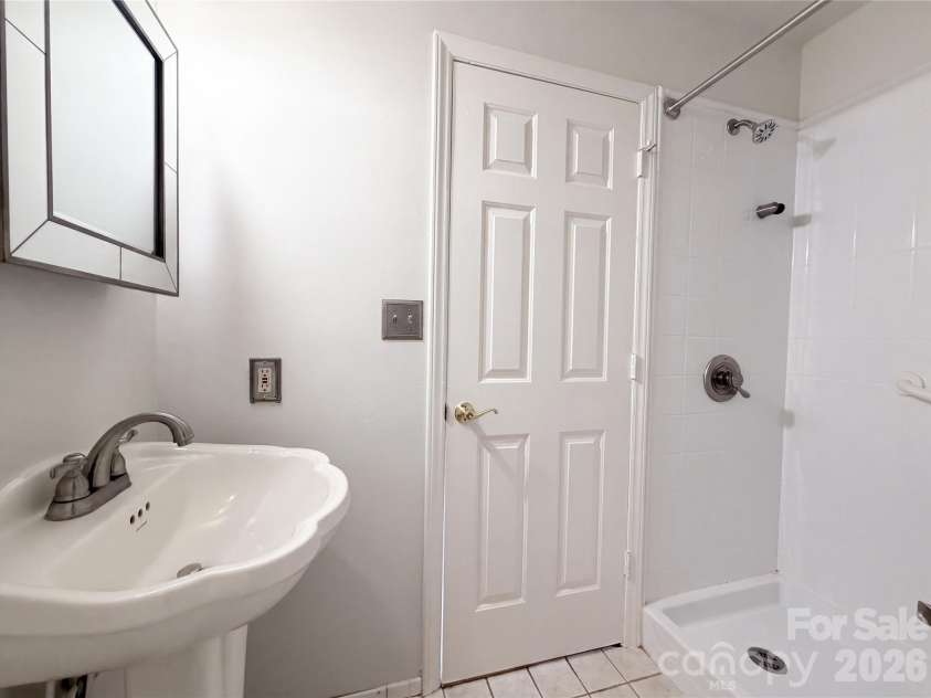 121 Driftwood Drive, Mooresville, NC 28117.  MLS# CAR4410615, YatesRealty ID 41361. 