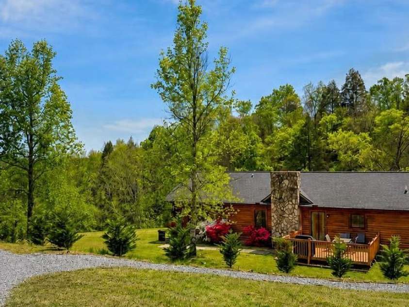 231 Fibber Magee Drive, Union Mills, NC 28167.  MLS# CAR4408945, YatesRealty ID 41363. Main Cabin