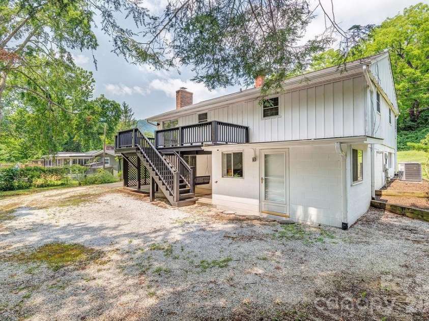 47 Bell Road, Asheville, NC 28805.  MLS# CAR4402411, YatesRealty ID 41364. 