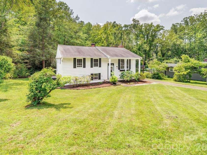 47 Bell Road, Asheville, NC 28805.  MLS# CAR4402411, YatesRealty ID 41364. 