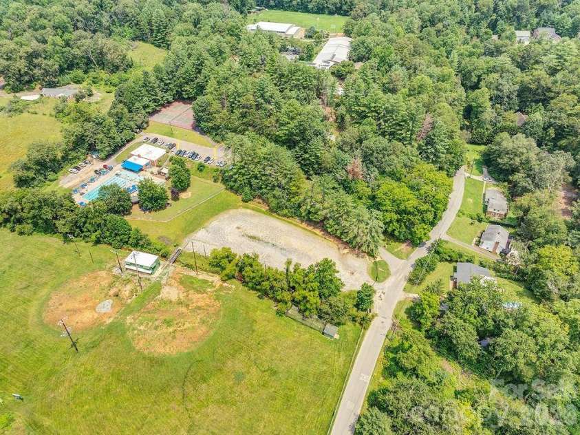47 Bell Road, Asheville, NC 28805.  MLS# CAR4402411, YatesRealty ID 41364. 