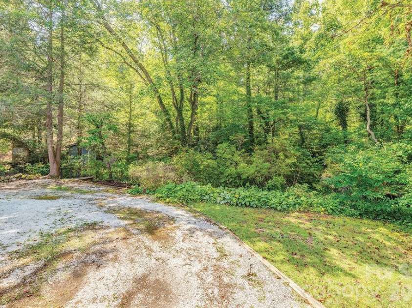 47 Bell Road, Asheville, NC 28805.  MLS# CAR4402411, YatesRealty ID 41364. 