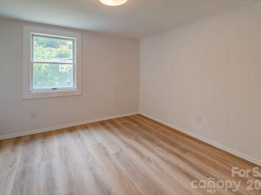 47 Bell Road, Asheville, NC 28805.  MLS# CAR4402411, YatesRealty ID 41364. Bedroom 4
