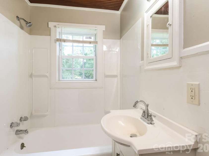 902 Venus Street, Kannapolis, NC 28083.  MLS# CAR4410007, YatesRealty ID 41365. 