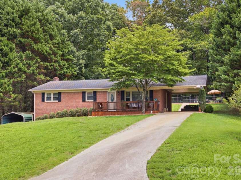2516 Corolla Hills Drive, Lenoir, NC 28645.  MLS# CAR4404948, YatesRealty ID 41367. 