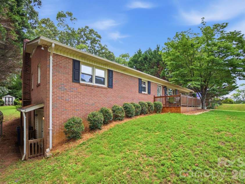 2516 Corolla Hills Drive, Lenoir, NC 28645.  MLS# CAR4404948, YatesRealty ID 41367. 