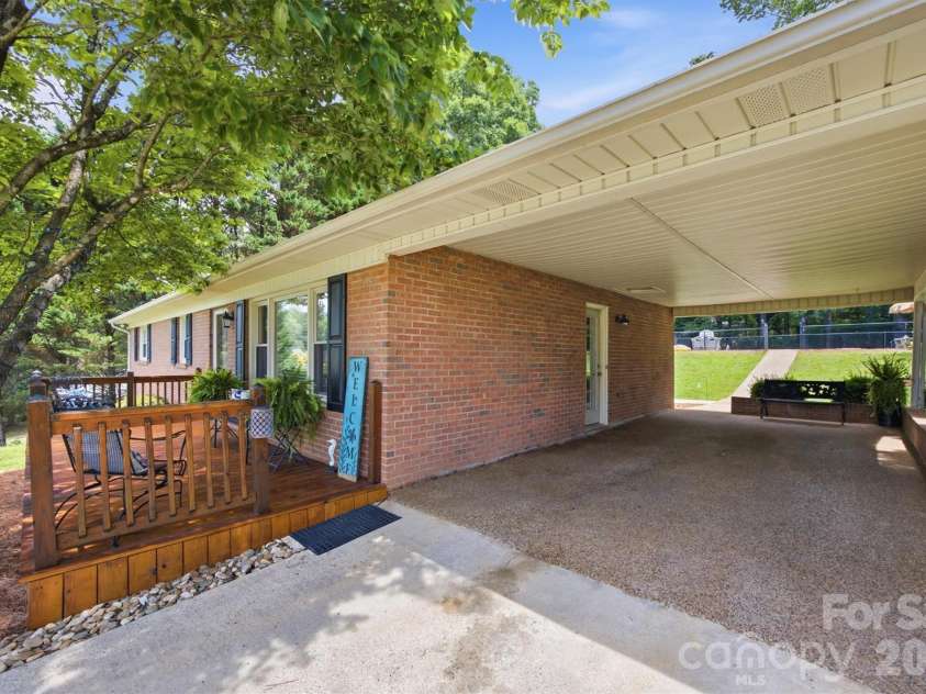 2516 Corolla Hills Drive, Lenoir, NC 28645.  MLS# CAR4404948, YatesRealty ID 41367. 