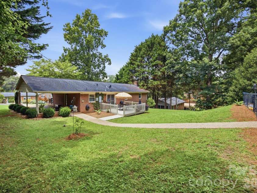 2516 Corolla Hills Drive, Lenoir, NC 28645.  MLS# CAR4404948, YatesRealty ID 41367. 