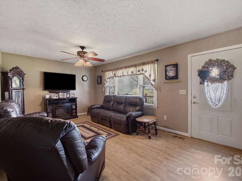 2516 Corolla Hills Drive, Lenoir, NC 28645.  MLS# CAR4404948, YatesRealty ID 41367. 