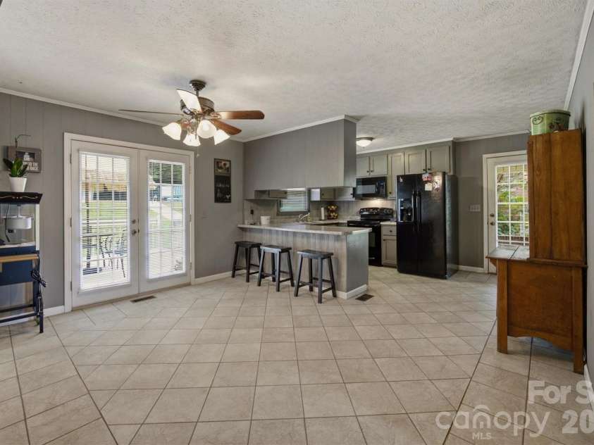 2516 Corolla Hills Drive, Lenoir, NC 28645.  MLS# CAR4404948, YatesRealty ID 41367. 