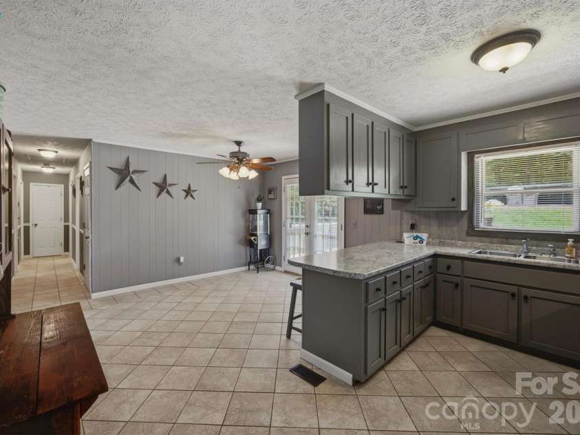 2516 Corolla Hills Drive, Lenoir, NC 28645.  MLS# CAR4404948, YatesRealty ID 41367. 