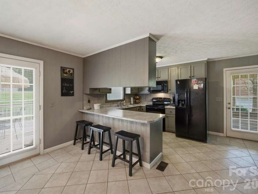 2516 Corolla Hills Drive, Lenoir, NC 28645.  MLS# CAR4404948, YatesRealty ID 41367. 