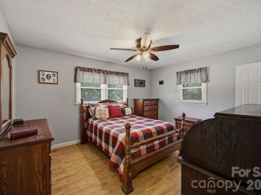 2516 Corolla Hills Drive, Lenoir, NC 28645.  MLS# CAR4404948, YatesRealty ID 41367. 
