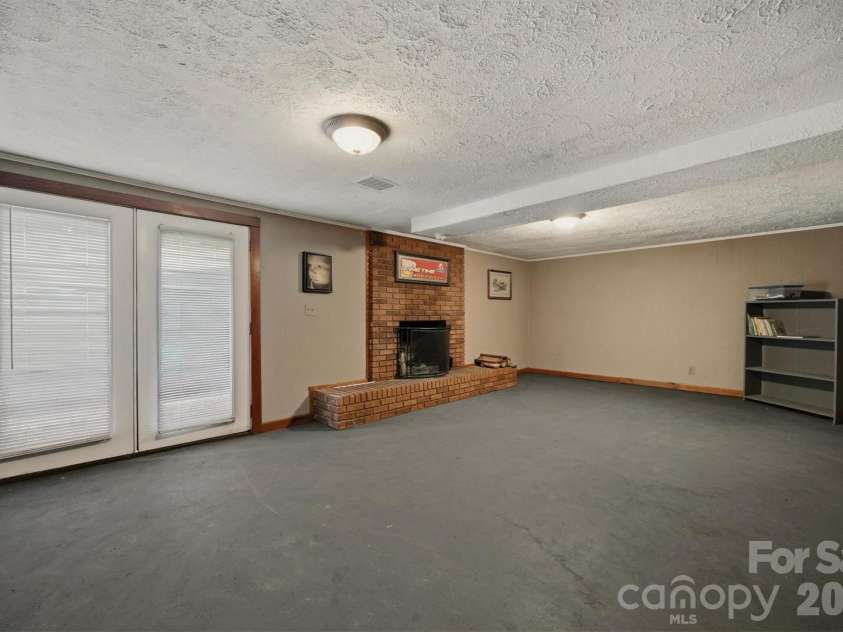 2516 Corolla Hills Drive, Lenoir, NC 28645.  MLS# CAR4404948, YatesRealty ID 41367. 