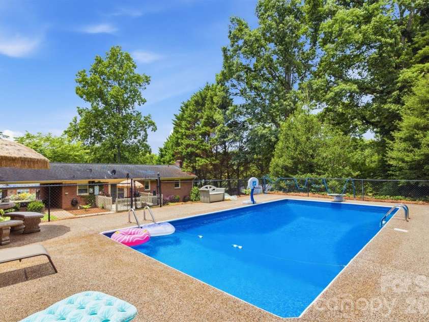 2516 Corolla Hills Drive, Lenoir, NC 28645.  MLS# CAR4404948, YatesRealty ID 41367. 