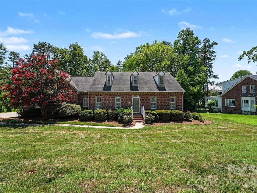 1859 Wetherburn Drive, Kannapolis, NC 28081.  MLS# CAR4403661, YatesRealty ID 41368. 