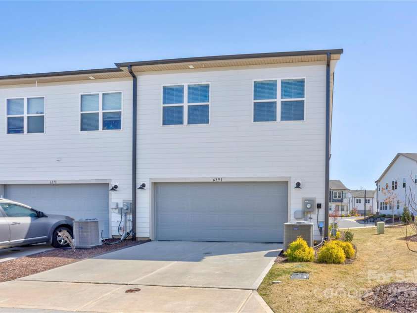 6391 Lopez Court, Kannapolis, NC 28081.  MLS# CAR4239053, YatesRealty ID 4137. Oversized rear-facing garage.