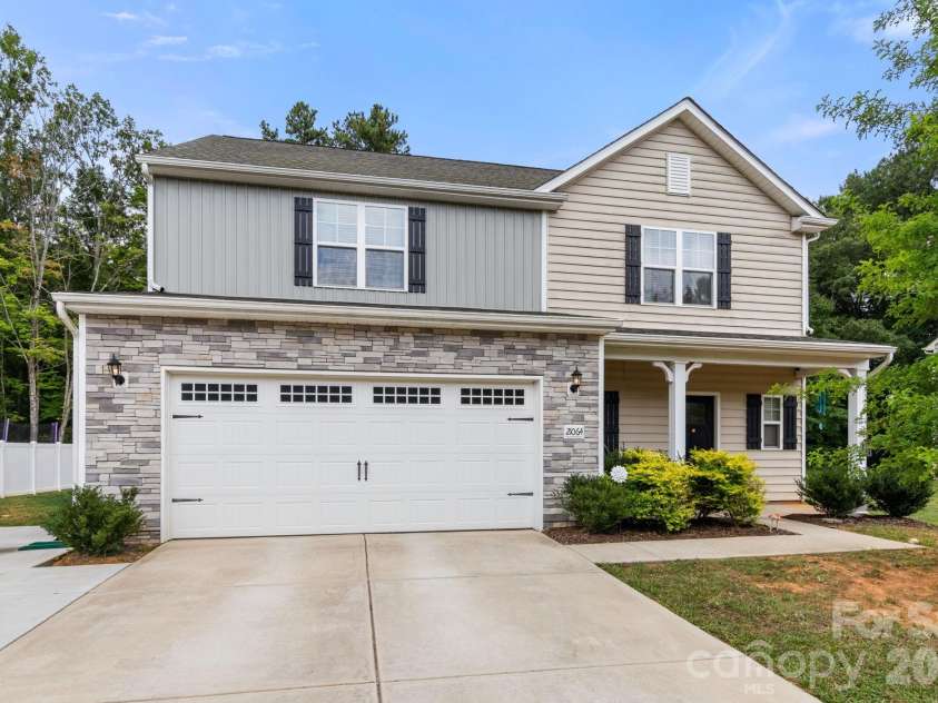 21064 Nannie Potts Lane, Cornelius, NC 28031.  MLS# CAR4398503, YatesRealty ID 41370. 