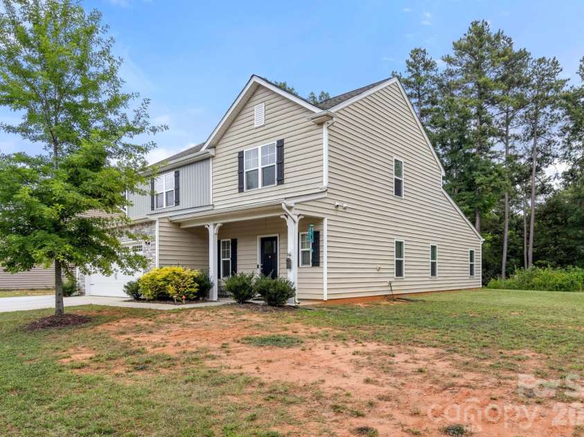21064 Nannie Potts Lane, Cornelius, NC 28031.  MLS# CAR4398503, YatesRealty ID 41370. 