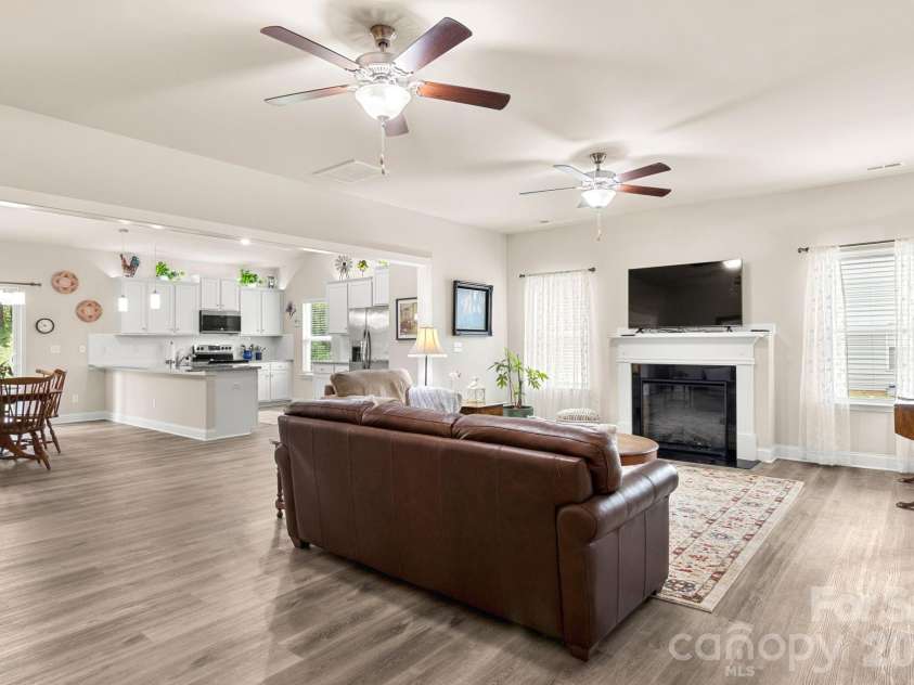 21064 Nannie Potts Lane, Cornelius, NC 28031.  MLS# CAR4398503, YatesRealty ID 41370. 