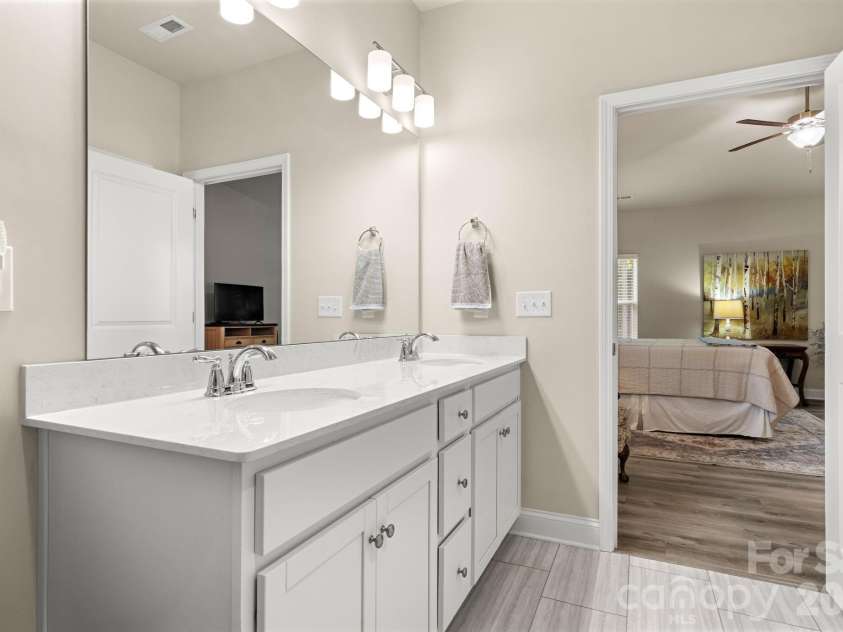 21064 Nannie Potts Lane, Cornelius, NC 28031.  MLS# CAR4398503, YatesRealty ID 41370. 