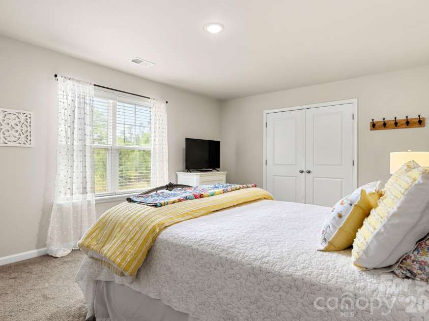 21064 Nannie Potts Lane, Cornelius, NC 28031.  MLS# CAR4398503, YatesRealty ID 41370. 
