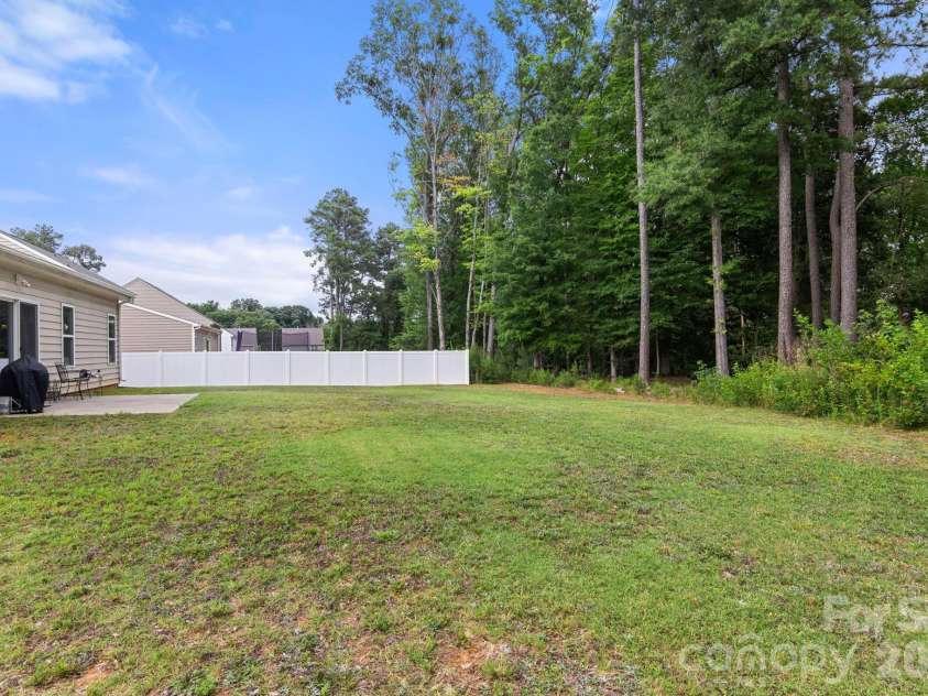 21064 Nannie Potts Lane, Cornelius, NC 28031.  MLS# CAR4398503, YatesRealty ID 41370. 