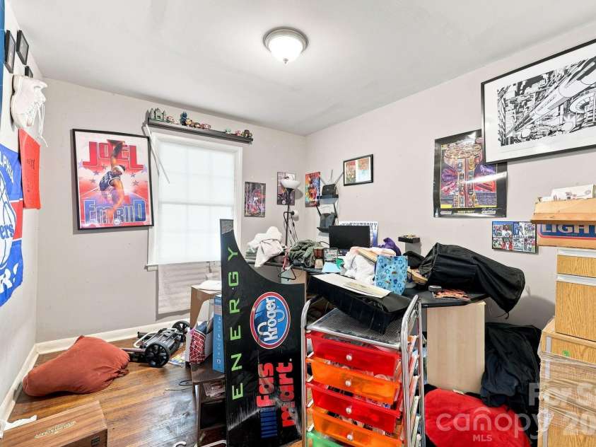 1400 Lasalle Street, Charlotte, NC 28216.  MLS# CAR4410052, YatesRealty ID 41371. 
