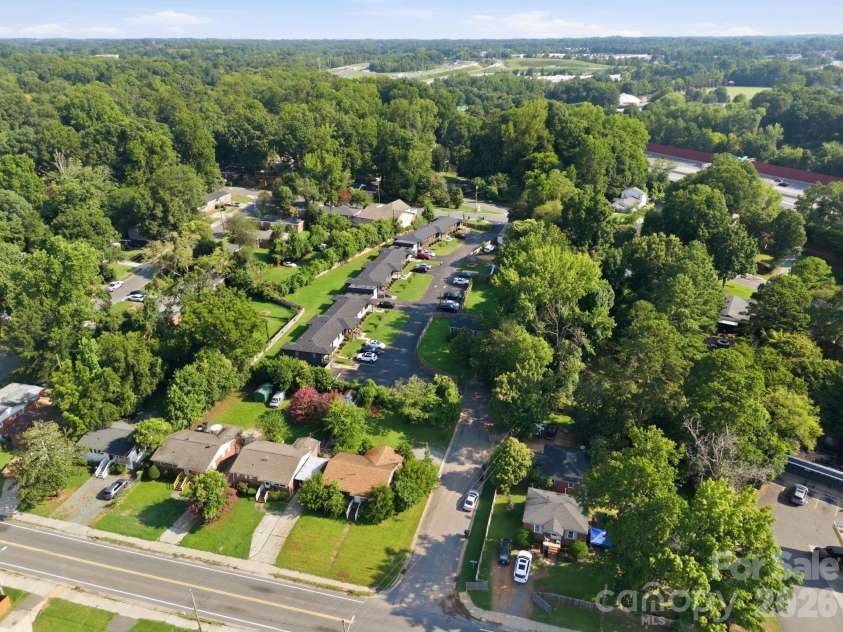 1400 Lasalle Street, Charlotte, NC 28216.  MLS# CAR4410052, YatesRealty ID 41371. 