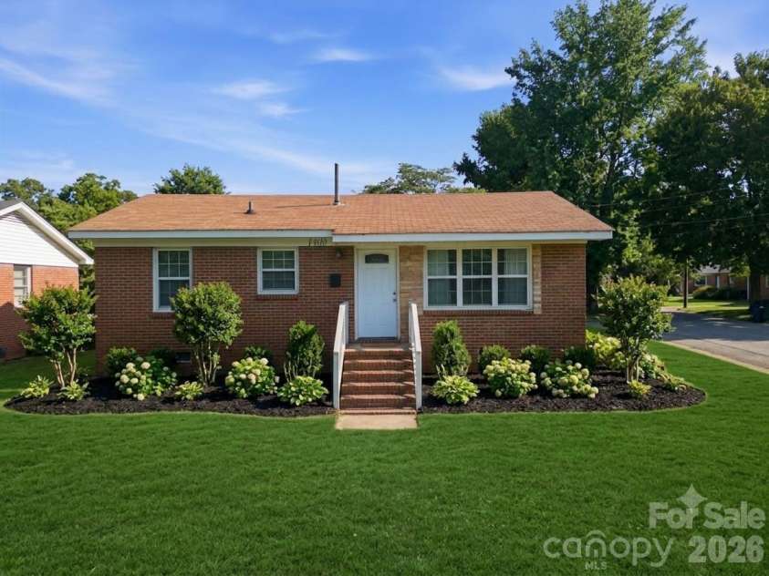 1400 Lasalle Street, Charlotte, NC 28216.  MLS# CAR4410052, YatesRealty ID 41371. Digitally enhanced