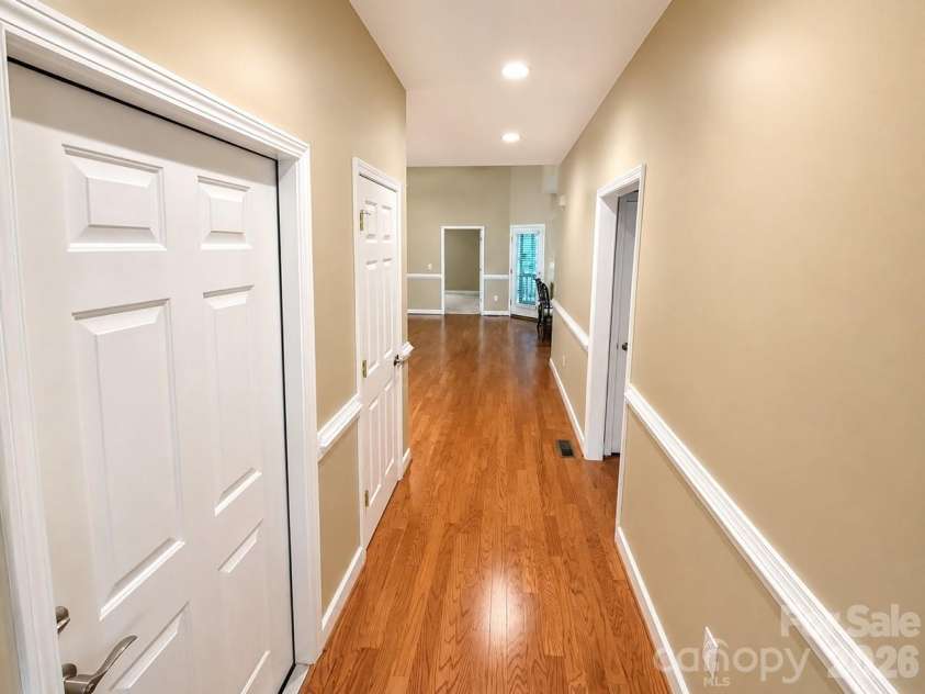 7 Shady Hollow Lane, Greer, SC 29651.  MLS# CAR4407882, YatesRealty ID 41372. 