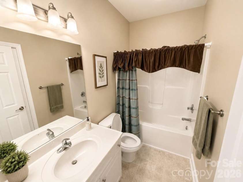 7 Shady Hollow Lane, Greer, SC 29651.  MLS# CAR4407882, YatesRealty ID 41372. 
