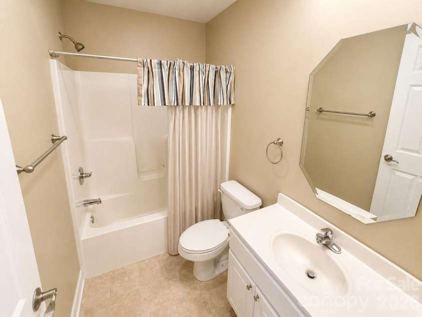 7 Shady Hollow Lane, Greer, SC 29651.  MLS# CAR4407882, YatesRealty ID 41372. 