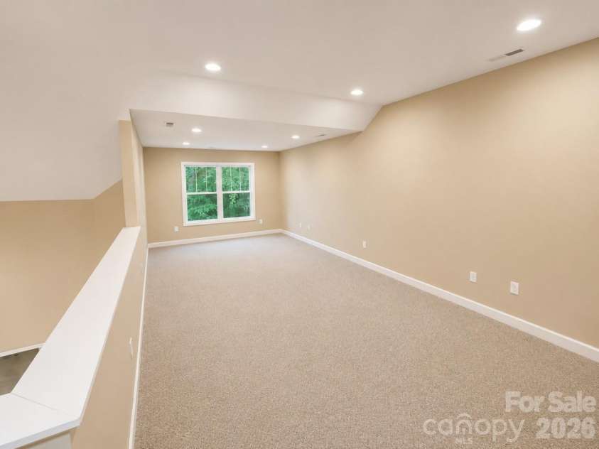 7 Shady Hollow Lane, Greer, SC 29651.  MLS# CAR4407882, YatesRealty ID 41372. 