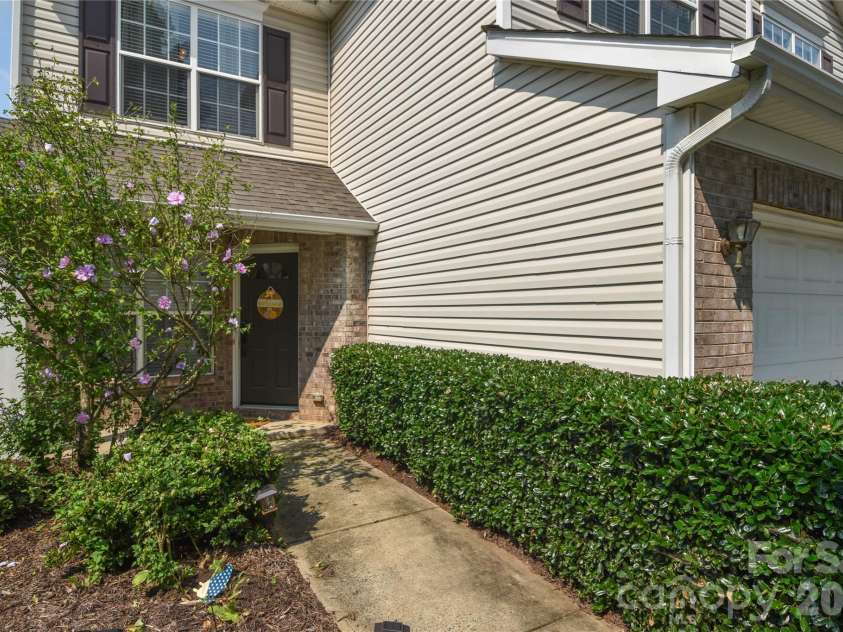 12222 Stratfield Place Circle, Pineville, NC 28134.  MLS# CAR4409338, YatesRealty ID 41373. 