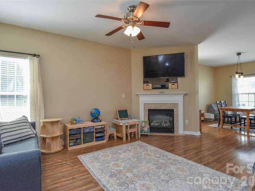 12222 Stratfield Place Circle, Pineville, NC 28134.  MLS# CAR4409338, YatesRealty ID 41373. 