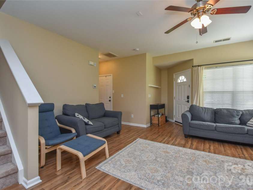12222 Stratfield Place Circle, Pineville, NC 28134.  MLS# CAR4409338, YatesRealty ID 41373. 